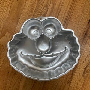 Elmo Baking Cake Pan